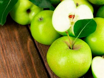 Sedef hastalığının alevlenmesi sırasında oruç günü için elma